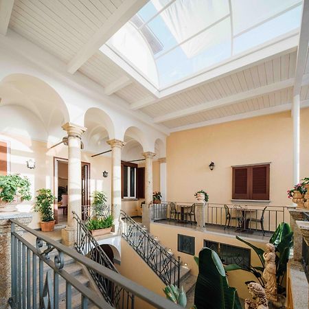Le Corti - Dimora Storica Bed & Breakfast Polistena ภายนอก รูปภาพ