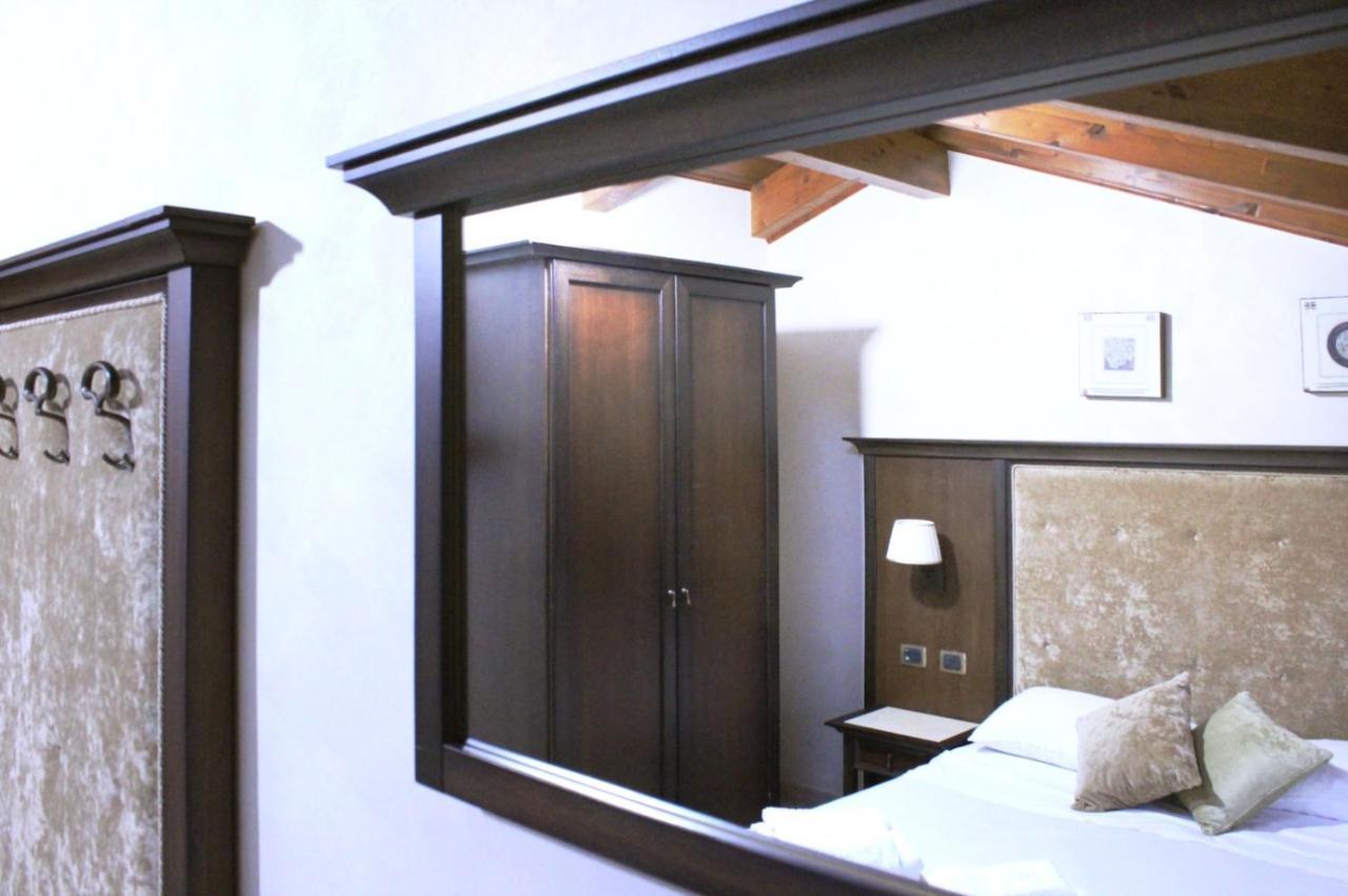 Le Corti - Dimora Storica Bed & Breakfast Polistena ภายนอก รูปภาพ