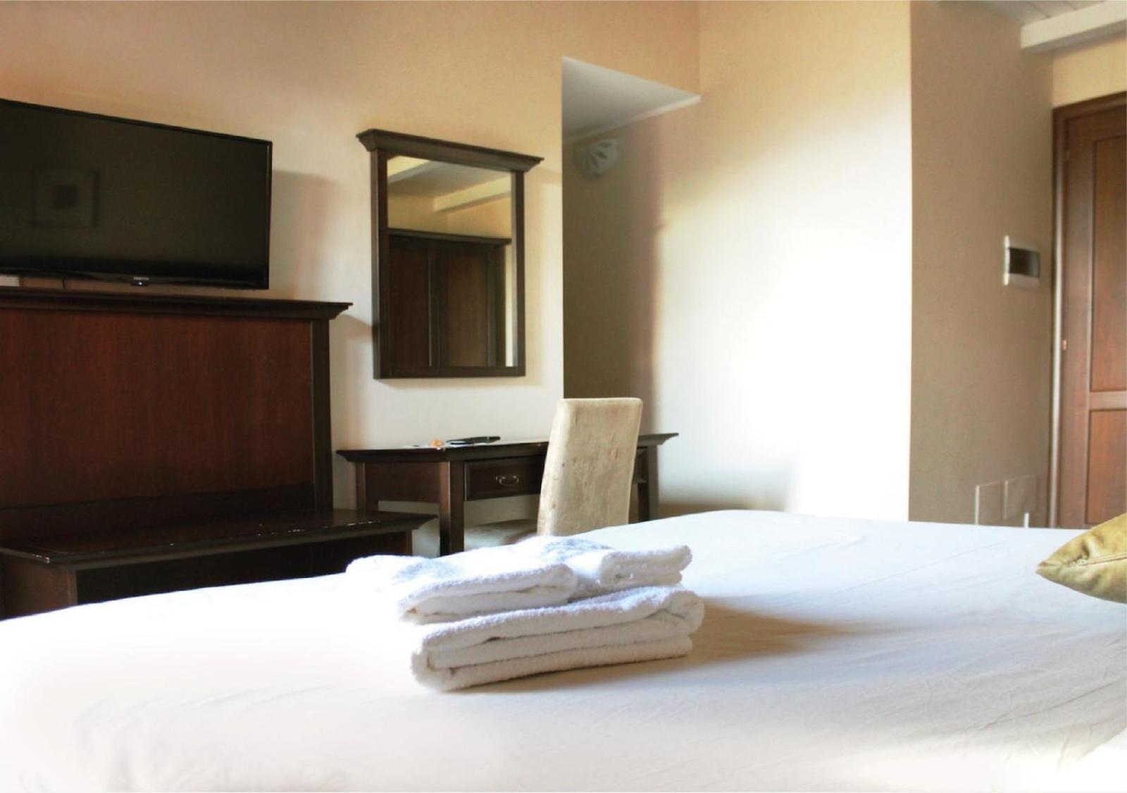 Le Corti - Dimora Storica Bed & Breakfast Polistena ภายนอก รูปภาพ