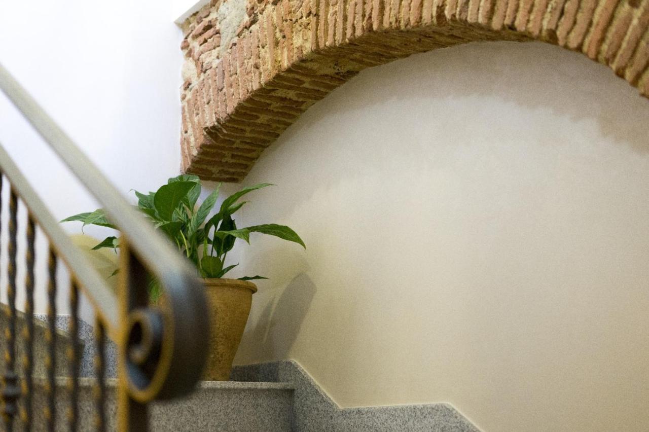 Le Corti - Dimora Storica Bed & Breakfast Polistena ภายนอก รูปภาพ