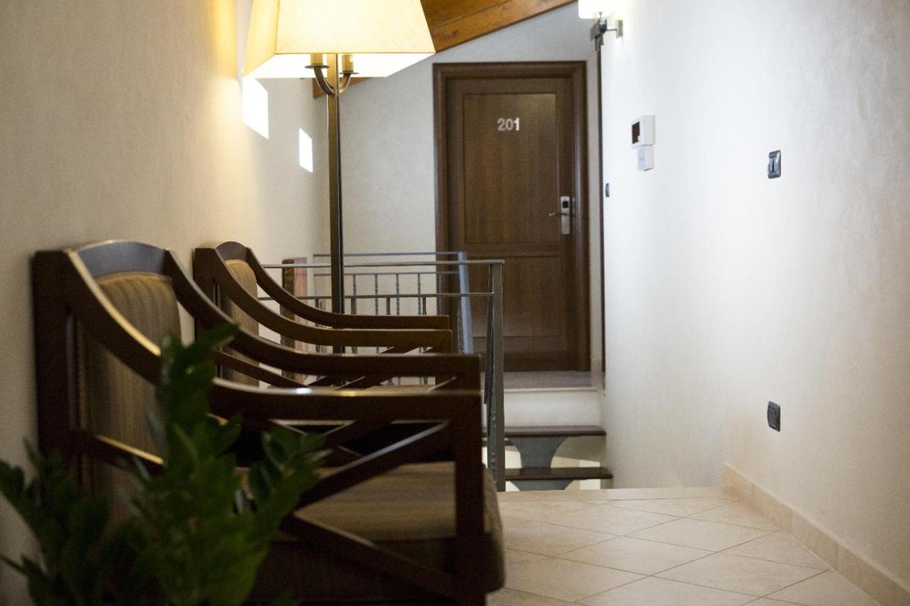 Le Corti - Dimora Storica Bed & Breakfast Polistena ภายนอก รูปภาพ